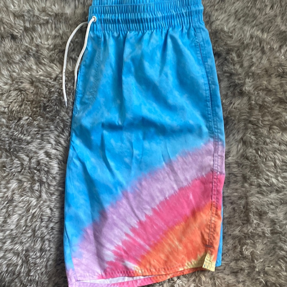 NWOT. Old Navy Mens Swim Trunks.